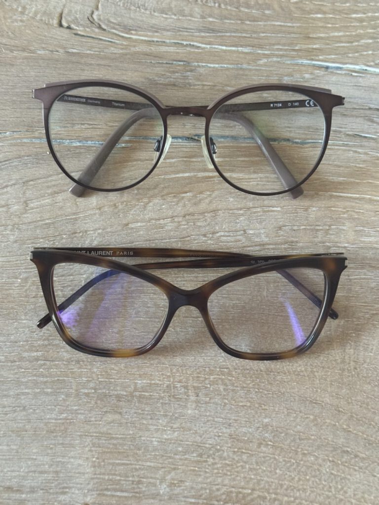 Wer auf der Suche nach der perfekten Brillenfassung ist, braucht gute Beratung. Jana Wellmann bietet Online - Brillenberatungen an und Schminktante Anja Frankenhäuser hat sie ausprobiert. Brille, Optik, Durchblick, gut sehen, Brillenmode, Brillenmodell, Brillenfassung, Brillengläser