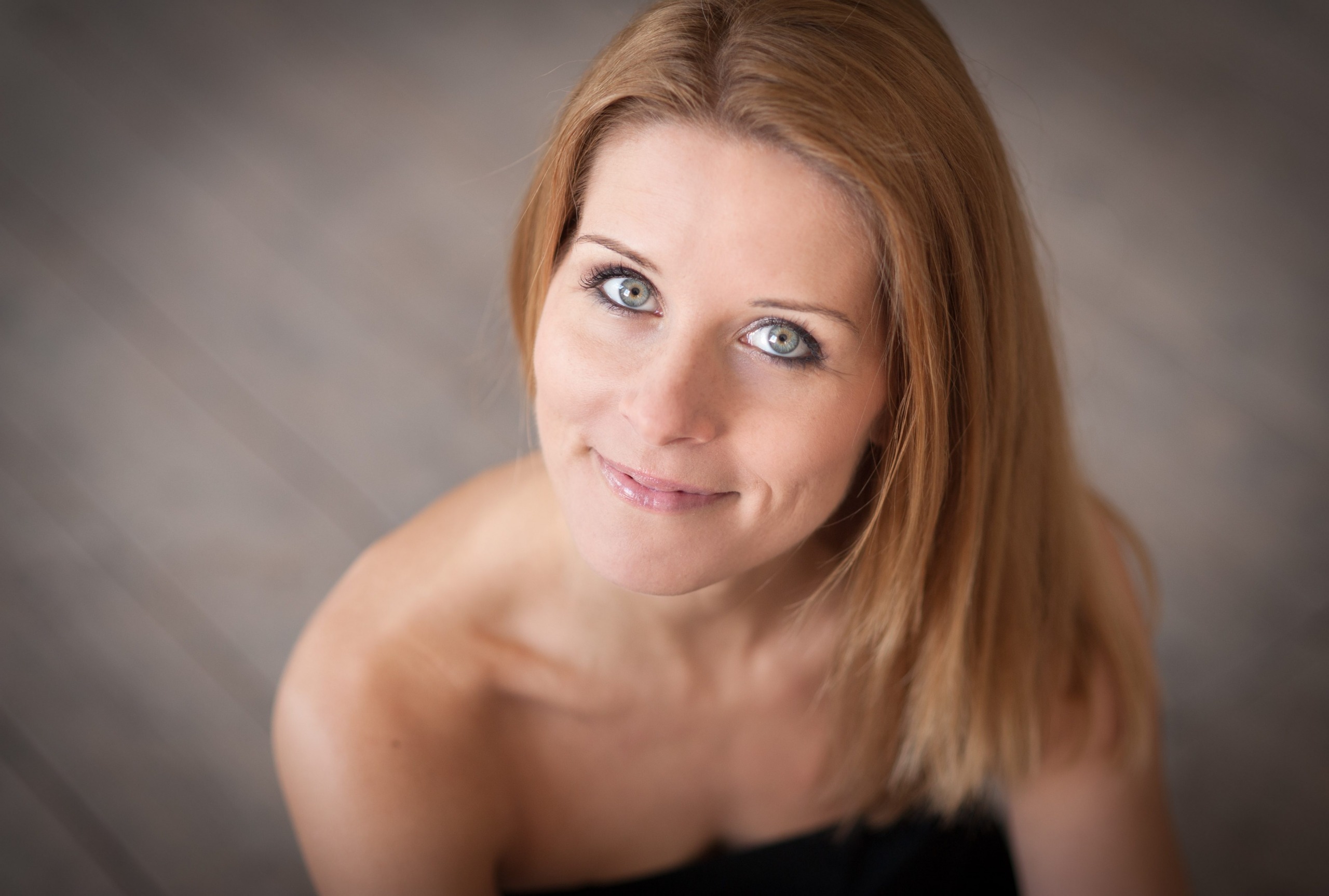 Im Beautyinterview der Schminktante September 2018 zu Gaust: RTL-Moderatorin und deutsches Testimonial der amerikanischen Marke it cosmetics MIRIAM LANGE.