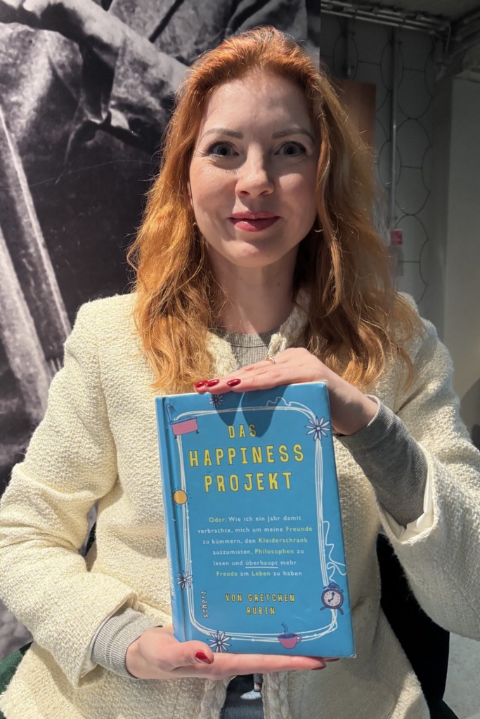 Büchertipps von Franzi Kurz für schminktante.de im OKtober 2026. Gretchen Rubin "Das Happiness Projekt".
