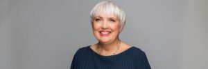 Staatsministerin Claudia Roth im Beautyinterview auf schminktante.de. Ausgabe April 2025. Anja Frankenhäuser, Bündnis90/DIE GRUENEN