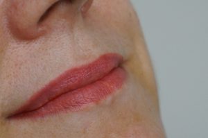 Neues für die Lippen: Clarins zeigt mit den Water Lip Stains farbige Lippen bei absolut nicht spürbarer Textur und Korres feiert klassische Lippenpflege in neuer Verpackung.