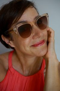 Wie findet man die richtige Sonnenbrille? Gemeinsam mit Mister Spex zeigt euch Schminktante Anja Frankenhäuser die aktuellen Sonnenbrillen - Trends 2018 und verlose ein Modell der Linie "Light & Feminin". Außerdem gibt es Tipps zur perfekten Form und Tönung.