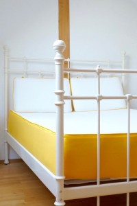 Schöner schlafen mit der Schminktante. Desaster Cocomat, Schlafzimmerei, Anja Frankenhäuser, Bett, Matratze, Lattenrost, Boxspringbett