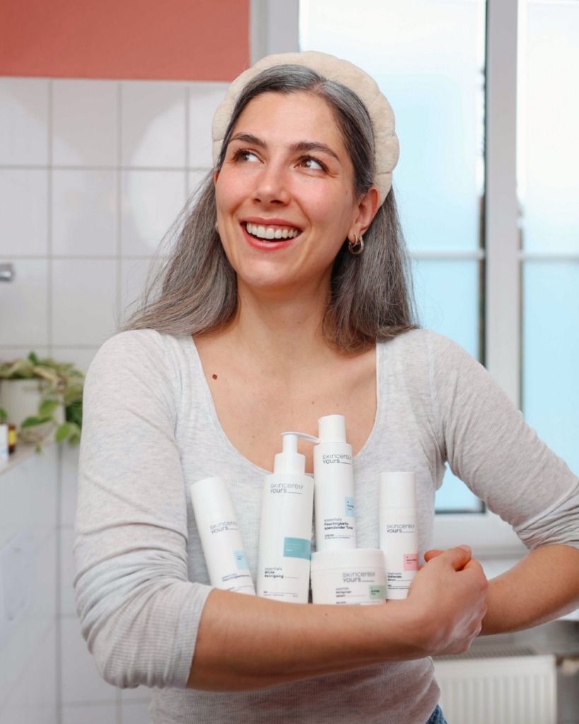Beautyinterview im September 2026 auf schminktante.de. Zu Gast ist Louisa Levenhagen, die gemeinsam mit ihrer Schwester die Skincare-Brand Skincerely yours gegründet hat.