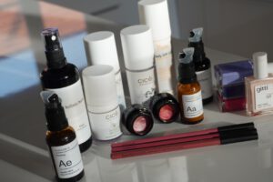 Monatsrückblick der Schminktante mit Beautynewsticker. Ausgabe März 2023.
