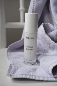 Alles über Hautpflege mit Retinol. Tipps und Tricks und alles zum Retinol Booster von Beyer & Söhne. Schminktante, Anja Frankenhäuser, Kosmetik, Hautpflege, Anti Aging, Hauterneuerung, glatte Haut
