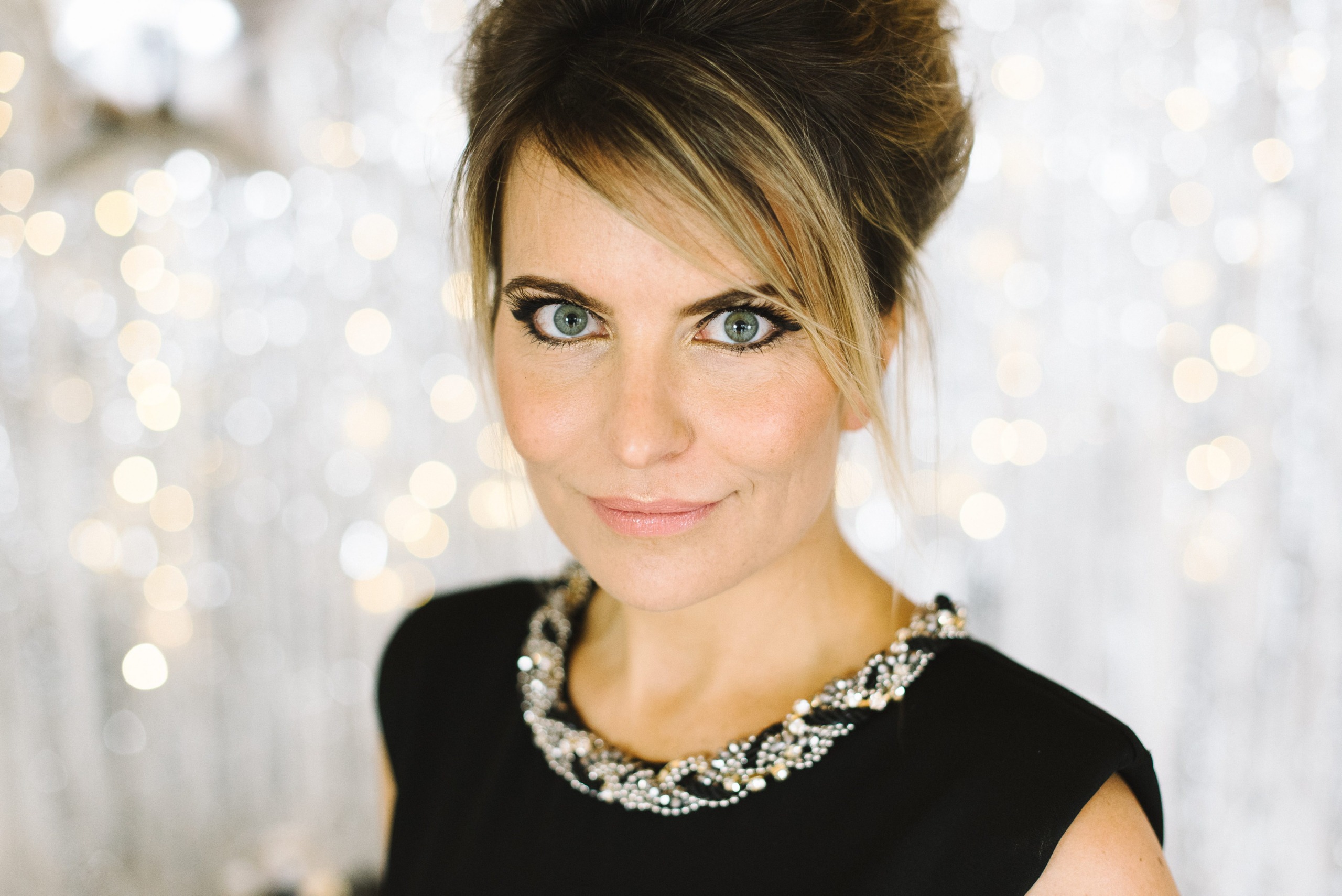 Wunderschön, wandelbar und klug: Erfolgsbloggerin Mara Hörner von Life is full of goodies im Beautyinterview der Schminktante.