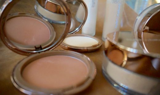 Absolut non toxic: Mineral-Make up mit nude by nature