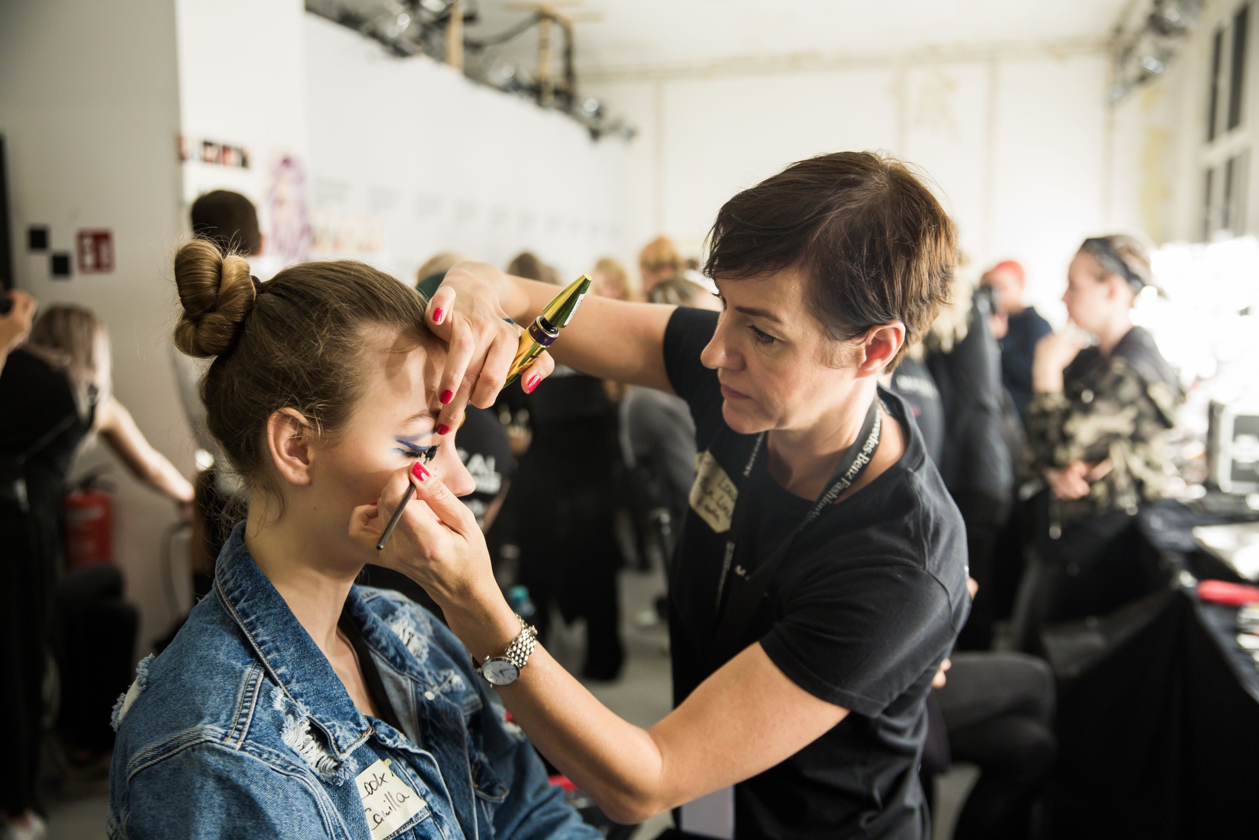 Backstage Berlin Fashion Week S/S 2018 - im Kaufhaus Jandorf in Berlin am 07.07.2017, Vorbereitungen für die Show von Raquel Hladek, made by Schminktante.