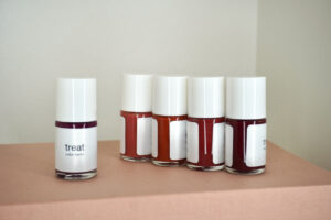 Schadstoffarme Nagellacke von treat color aus Berlin. Getestet von der Schminktante. Lack, Farbe, Maniküre, Anja Frankenhäuser, Beautyblog, Fingernägel
