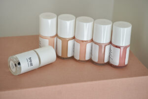 Schadstoffarme Nagellacke von treat color aus Berlin. Getestet von der Schminktante. Lack, Farbe, Maniküre, Anja Frankenhäuser, Beautyblog, Fingernäge