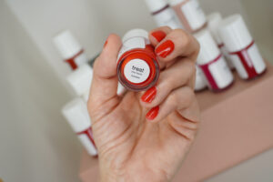 Schadstoffarme Nagellacke von treat color aus Berlin. Getestet von der Schminktante. Lack, Farbe, Maniküre, Anja Frankenhäuser, Beautyblog, Fingernägel