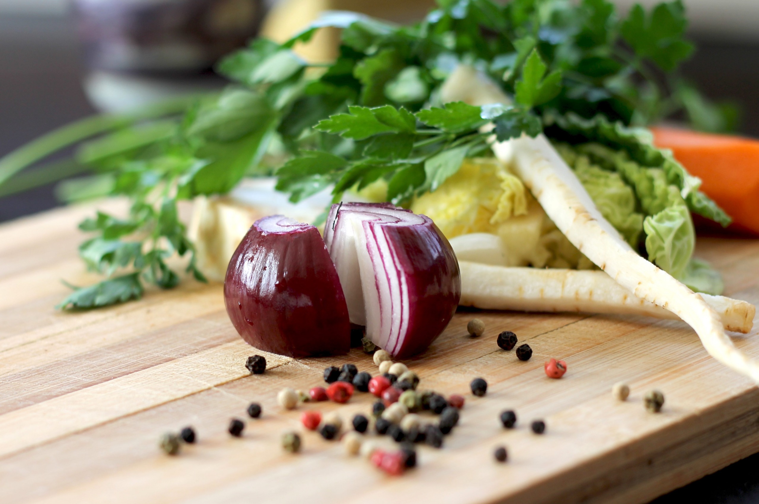 Das Rezept zur berühmten Alexa-Suppe von Ernährungsexpertin Dr. Alexa Iwan und der Schminktante.